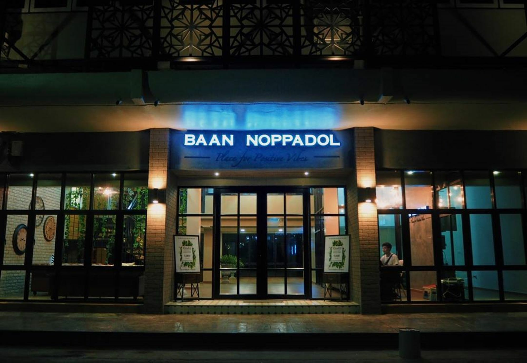 Baan Noppadol Aparthotel Bangkok Exteriör bild